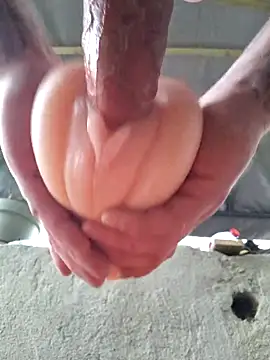 Snapshot of RomWoolf chatting on March 2025 04:35:02 PM RomWoolf online show from March 2025 04:35:02 PM