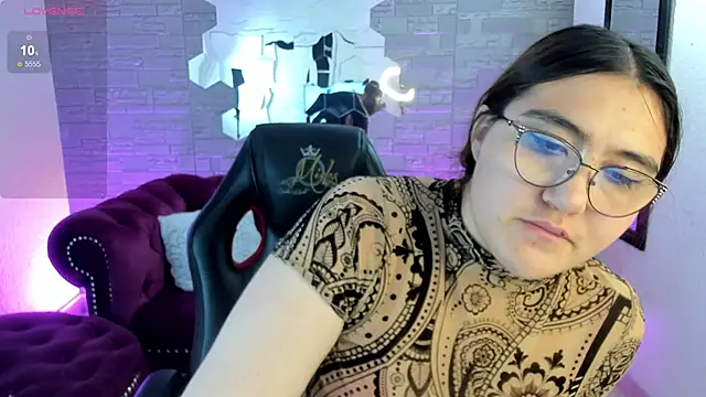 conniejames m online show from November 2025 12:34:01 PM