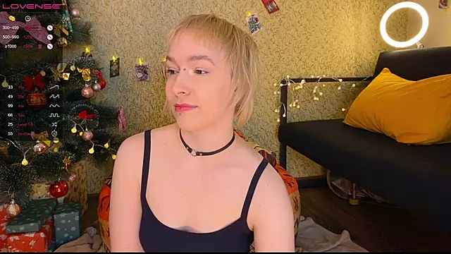 Snapshot of EmmyAmbros chatting on January 2025 06:14:01 AM EmmyAmbros online show from January 2025 06:14:01 AM