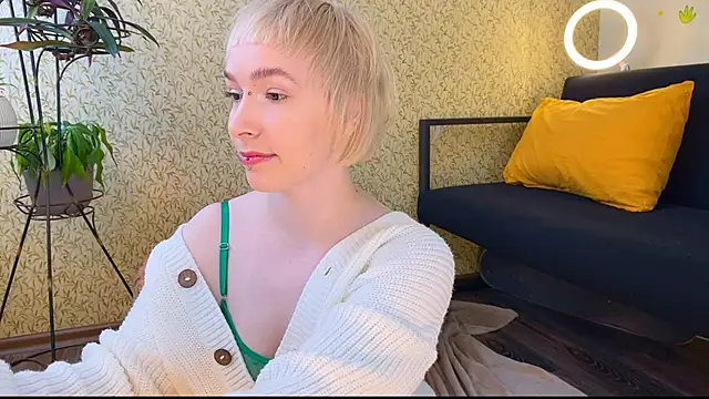 Snapshot of EmmyAmbros chatting on February 2025 10:07:01 AM EmmyAmbros online show from February 2025 10:07:01 AM