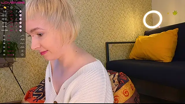 Snapshot of EmmyAmbros chatting on February 2025 01:21:02 PM EmmyAmbros online show from February 2025 01:21:02 PM