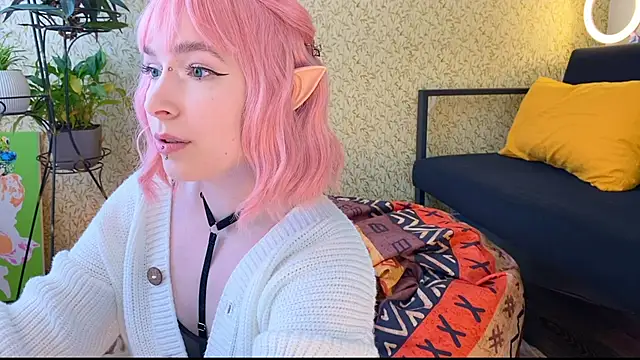 Snapshot of EmmyAmbros chatting on March 2025 08:43:01 AM EmmyAmbros online show from March 2025 08:43:01 AM