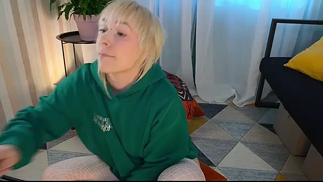 Snapshot of EmmyAmbros chatting on July 2026 03:13:02 AM EmmyAmbros online show from July 2026 03:13:02 AM
