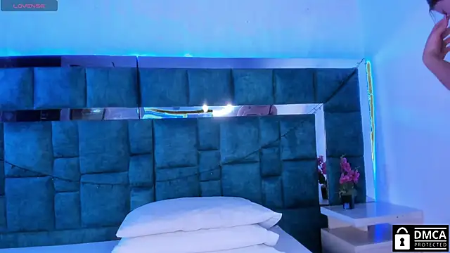 Venus velez  online show from January 2025 01:39:01 PM