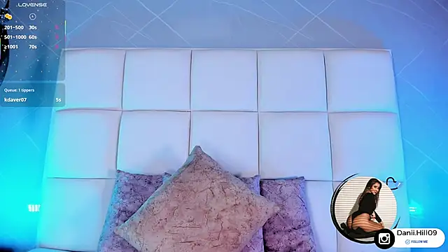 danii hill  online show from October 2025 04:46:02 AM