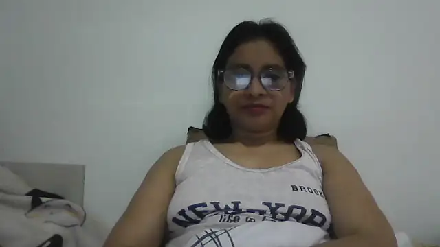 Snapshot of titssmall123 chatting on November 2025 03:01:02 PM titssmall123 online show from November 2025 03:01:02 PM