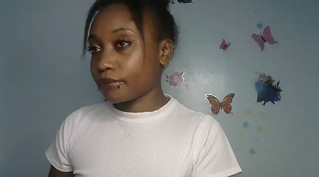 laetitia  online show from March 2025 11:42:02 PM