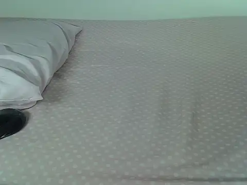 laetitia  online show from October 2025 02:27:02 PM