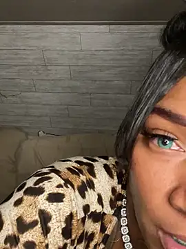 Snapshot of CUMQUEEN-XXX69 chatting on September 2025 06:49:01 AM CUMQUEEN-XXX69 online show from September 2025 06:49:01 AM