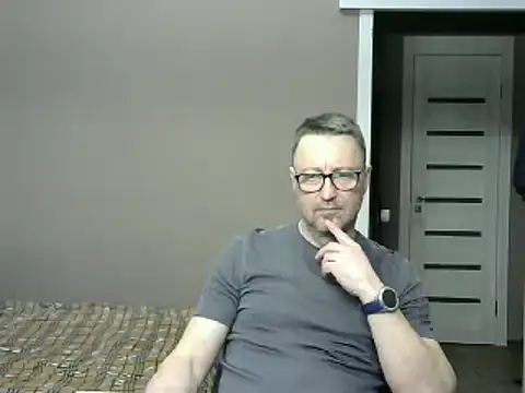 Snapshot of HarrySnake chatting on February 2025 12:17:01 PM HarrySnake online show from February 2025 12:17:01 PM