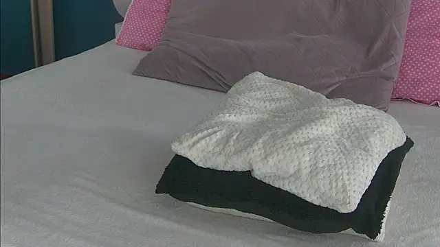 Snapshot of Yanira_Muslim chatting on March 2025 08:42:01 AM Yanira Muslim online show from March 2025 08:42:01 AM