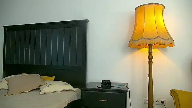 Snapshot of Yanira_Muslim chatting on June 2026 04:13:02 AM Yanira Muslim online show from June 2026 04:13:02 AM