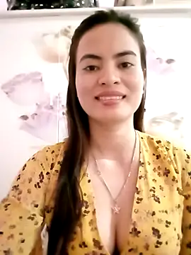 NgocQuyen2K online show from March 2025 05:28:02 AM