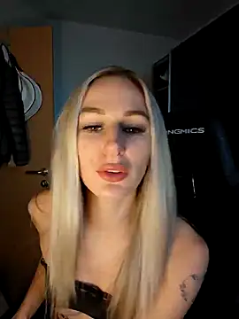 Snapshot of Liana_Lou chatting on January 2025 11:26:01 AM Liana Lou online show from January 2025 11:26:01 AM