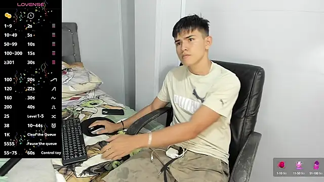 Jacobb Lee online show from February 2025 08:13:02 PM