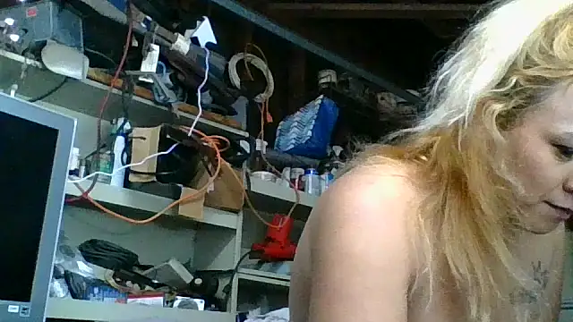 allissonw13 online show from November 2025 11:44:02 AM