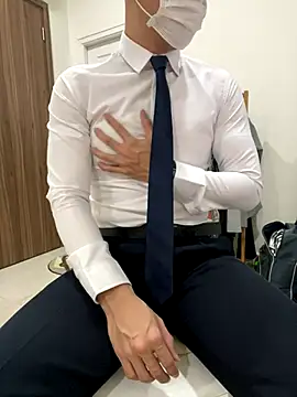 harrylouis1357 online show from December 2024 01:42:02 PM