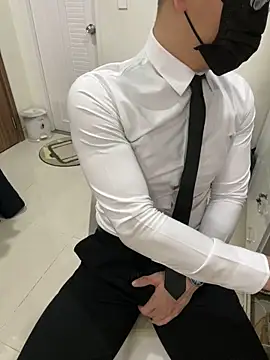 harrylouis1357 online show from December 2024 11:18:01 AM