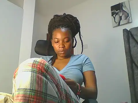 Snapshot of _Becky002 chatting on May 2026 12:33:02 PM Becky002 online show from May 2026 12:33:02 PM