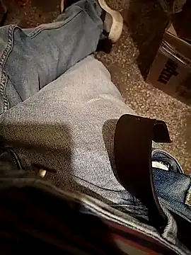 A man in public online show from October 2025 07:58:02 PM