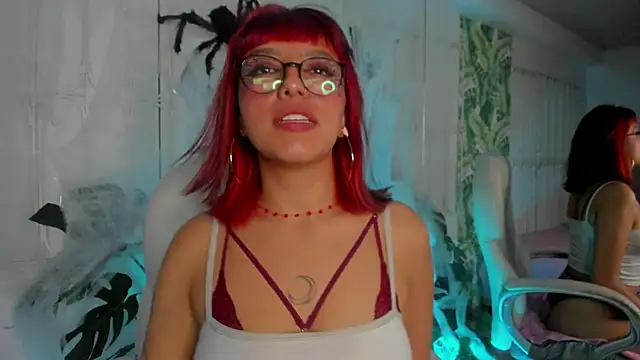 cute hollywood online show from October 2025 08:39:01 PM