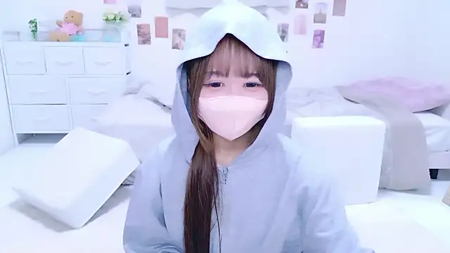 Snapshot of chihiro_ri chatting on October 2025 10:23:02 AM chihiro ri online show from October 2025 10:23:02 AM