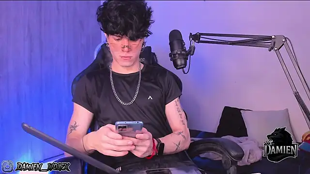 Snapshot of cinnamon_boyxxx chatting on September 2025 02:05:01 AM cinnamon boyxxx online show from September 2025 02:05:01 AM