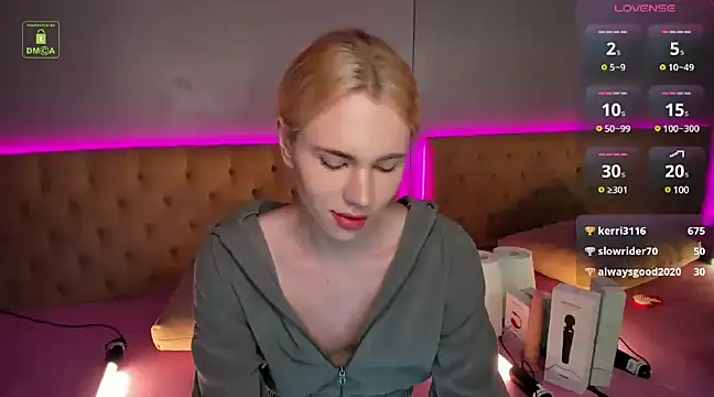 DanielPaige  online show from December 2024 07:27:02 PM