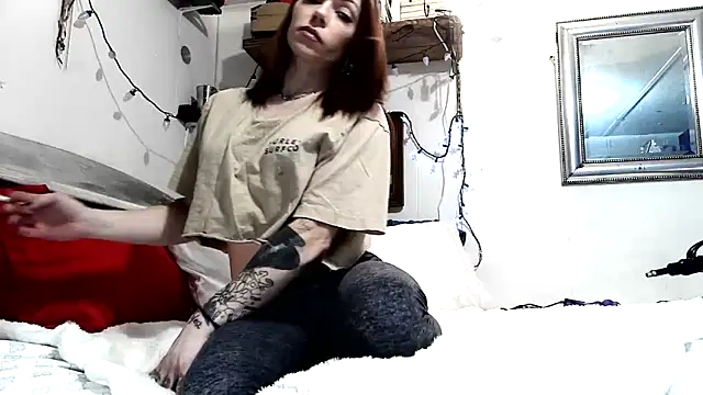 Snapshot of Genevieve143 chatting on April 2026 07:22:02 PM Genevieve143 online show from April 2026 07:22:02 PM