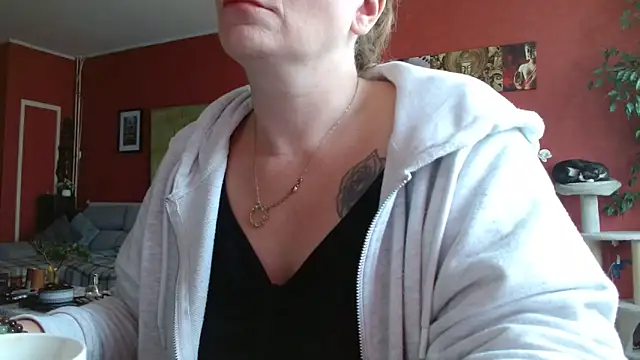 Snapshot of cruellaculdenfer67 chatting on June 2026 07:28:02 AM cruellaculdenfer67 online show from June 2026 07:28:02 AM