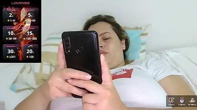 Snapshot of saramartinez1000 chatting on September 2025 03:35:02 PM saramartinez1000 online show from September 2025 03:35:02 PM