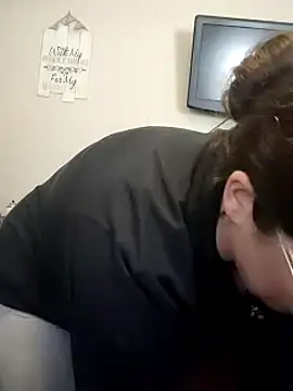 Snapshot of velvetta_ chatting on January 2025 05:22:02 PM velvetta online show from January 2025 05:22:02 PM