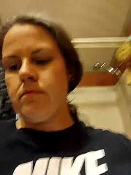 Snapshot of velvetta_ chatting on March 2025 05:31:02 AM velvetta online show from March 2025 05:31:02 AM