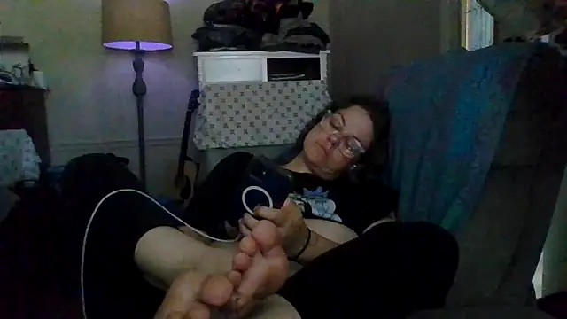 Snapshot of velvetta_ chatting on September 2025 03:23:01 PM velvetta online show from September 2025 03:23:01 PM