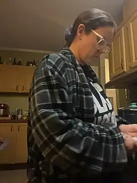 Snapshot of velvetta_ chatting on November 2025 03:43:02 AM velvetta online show from November 2025 03:43:02 AM