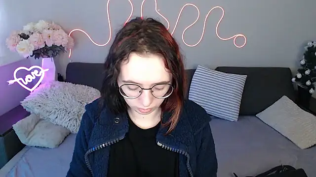 Mini Diva online show from January 2026 09:11:02 AM