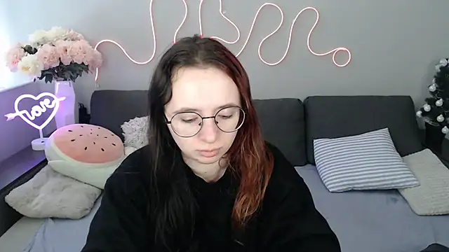 Mini Diva online show from January 2026 09:13:01 AM