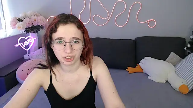 Mini Diva online show from March 2026 09:17:02 AM