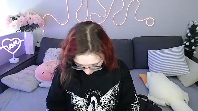 Mini Diva online show from March 2026 09:12:02 AM