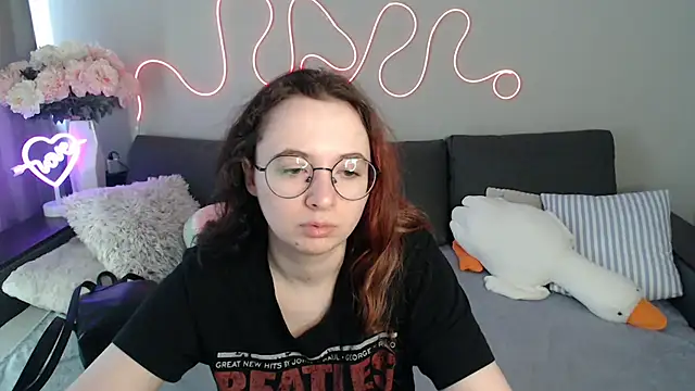 Snapshot of Mini_Diva chatting on May 2026 08:31:01 AM Mini Diva online show from May 2026 08:31:01 AM
