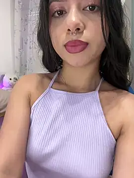 Snapshot of AliceJovovich chatting on January 2025 10:48:01 AM AliceJovovich online show from January 2025 10:48:01 AM