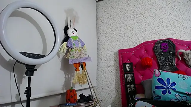 luly pink online show from October 2025 01:30:01 AM