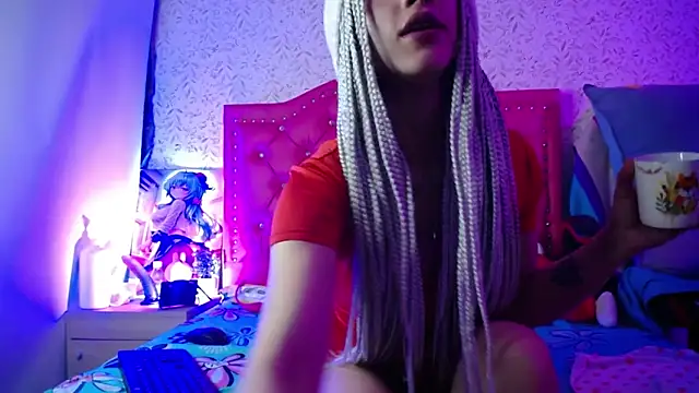 luly pink online show from December 2025 09:53:01 PM