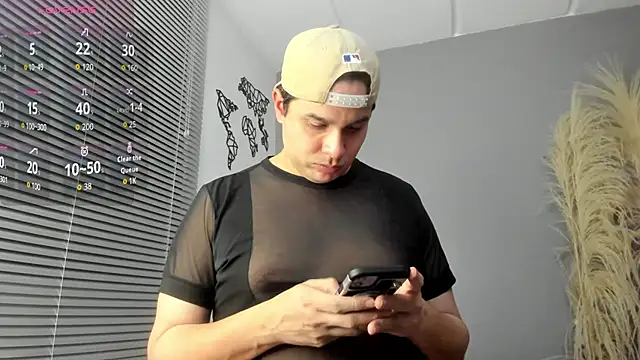 Latin boy surprisee online show from November 2025 01:04:02 AM