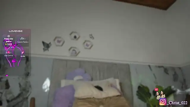 Snapshot of christal_cutee chatting on April 2026 04:21:02 AM christal cutee online show from April 2026 04:21:02 AM