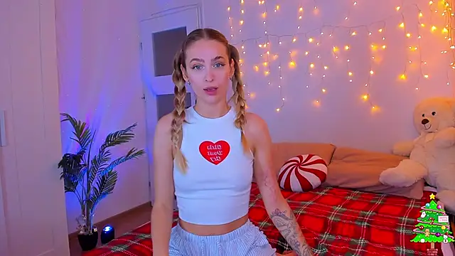 Snapshot of Kamila_icee chatting on December 2024 09:37:01 PM Kamila icee online show from December 2024 09:37:01 PM