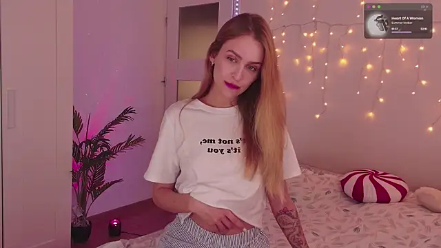 Snapshot of Kamila_icee chatting on January 2025 06:28:01 PM Kamila icee online show from January 2025 06:28:01 PM