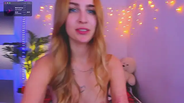 Snapshot of Kamila_icee chatting on January 2025 10:19:01 PM Kamila icee online show from January 2025 10:19:01 PM