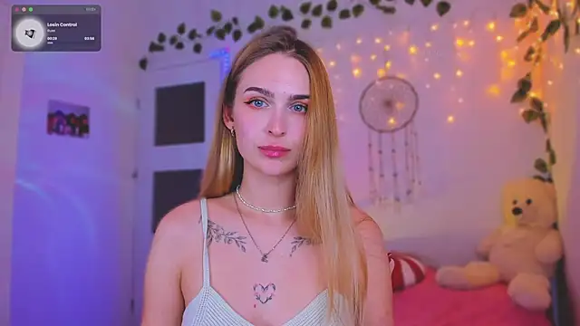 Snapshot of Kamila_icee chatting on February 2025 11:15:02 PM Kamila icee online show from February 2025 11:15:02 PM