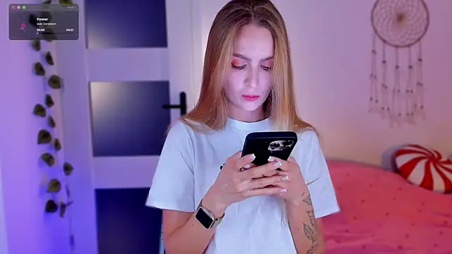 Snapshot of Kamila_icee chatting on March 2025 07:15:01 PM Kamila icee online show from March 2025 07:15:01 PM